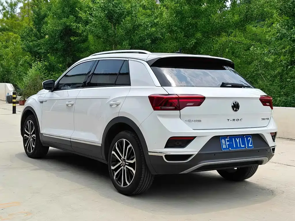 Volkswagen T-Roc — фото 2