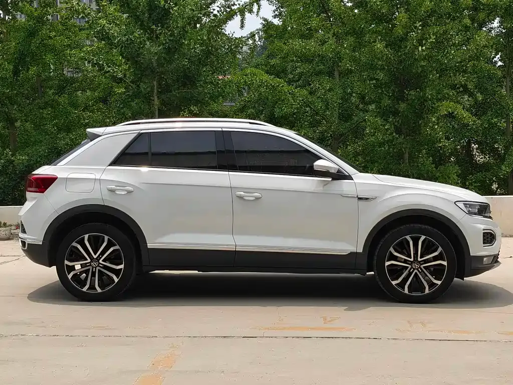Volkswagen T-Roc — фото 7