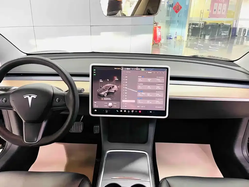 Tesla Model 3 — фото 5