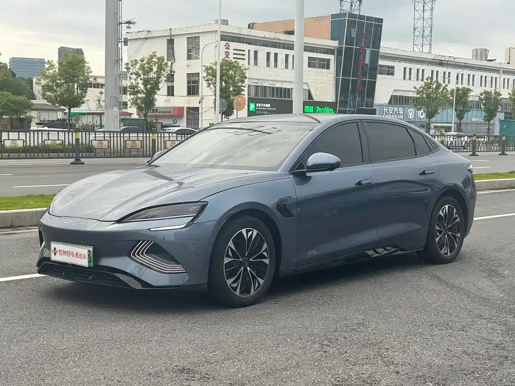 BYD Seal — фото 1