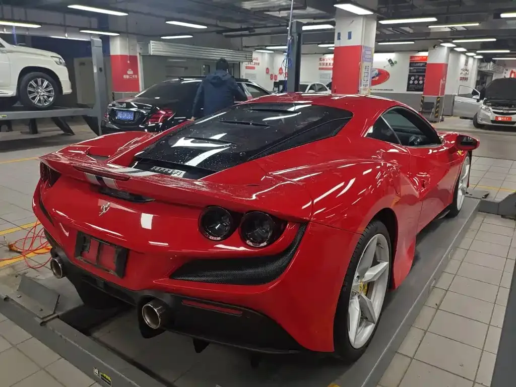 Ferrari F8 — фото 6