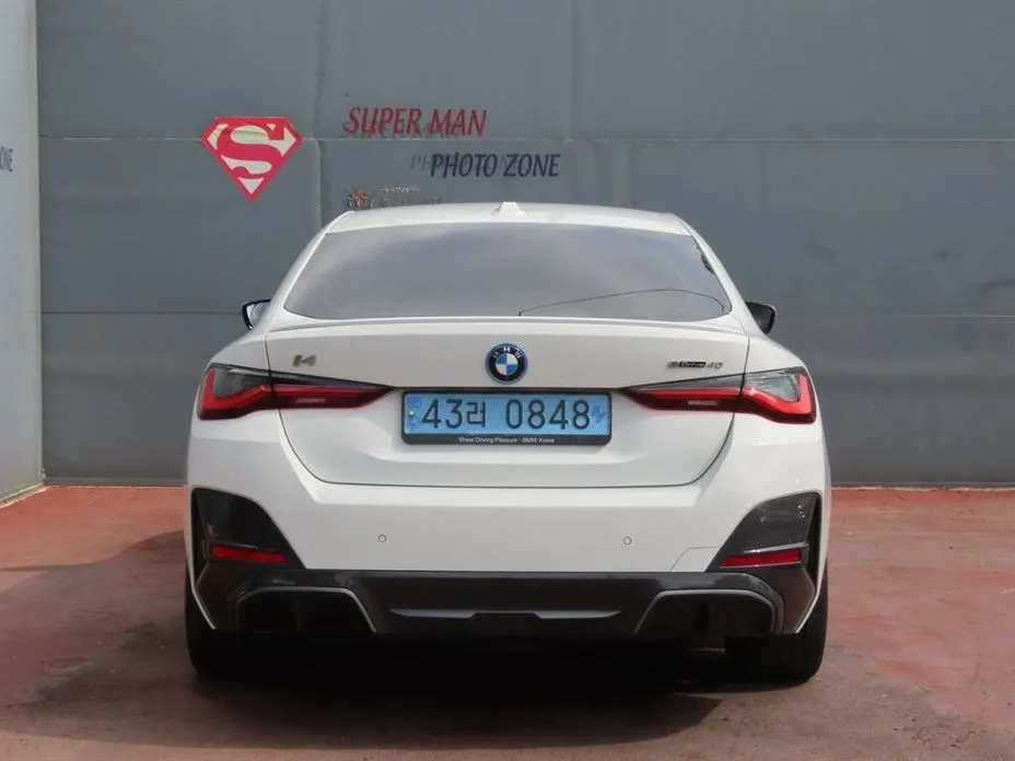 BMW i4 — фото 8