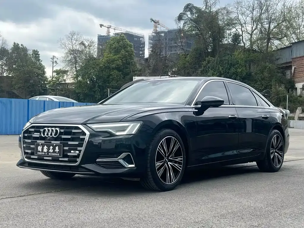 Audi A6L — фото 1