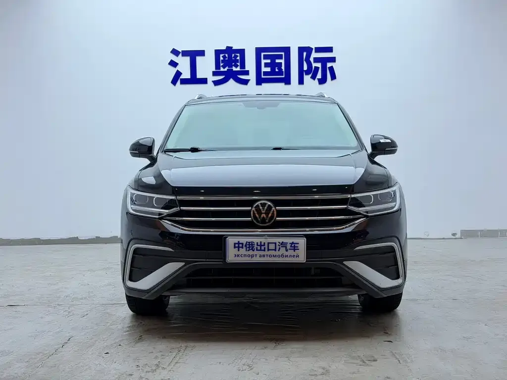 Volkswagen Tiguan L — фото 3