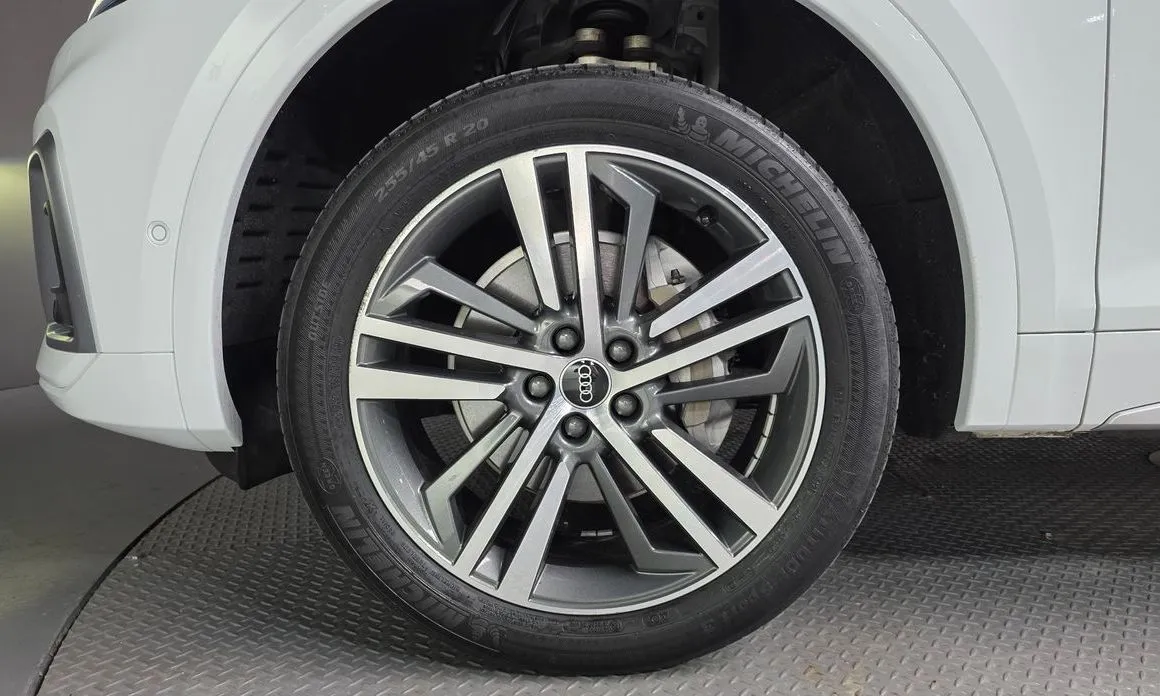 Audi Q5 2021 из KR, фото 6