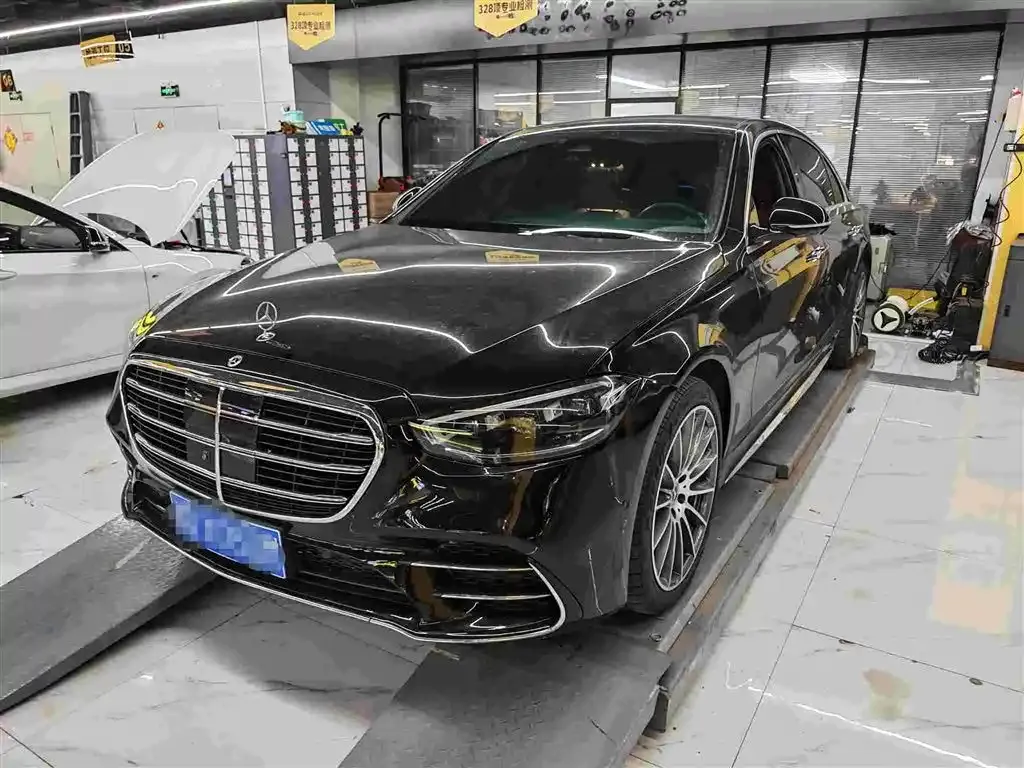 Mercedes-Benz S-Class — фото 1