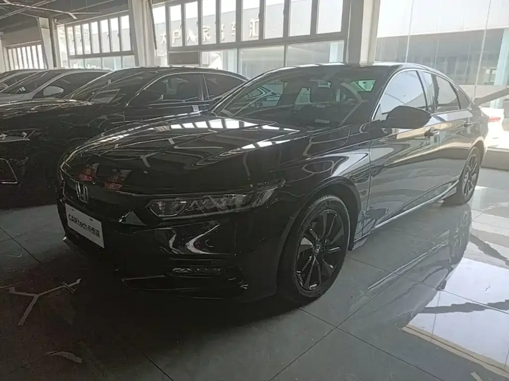 Honda Accord — фото 1