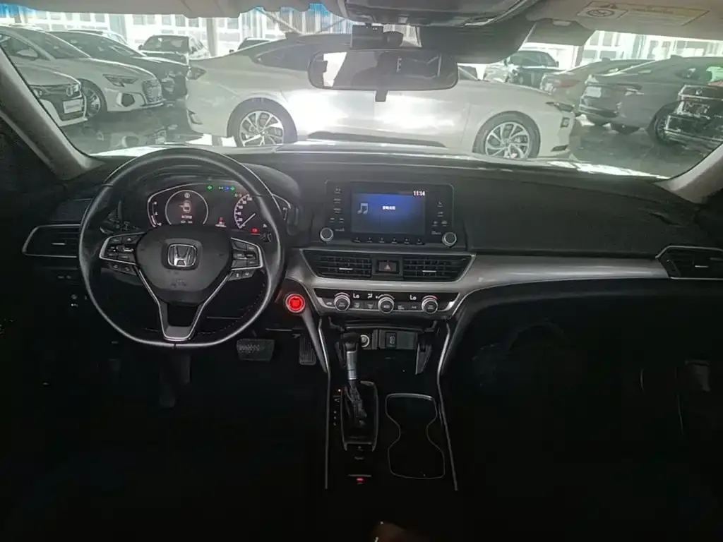 Honda Accord — фото 9