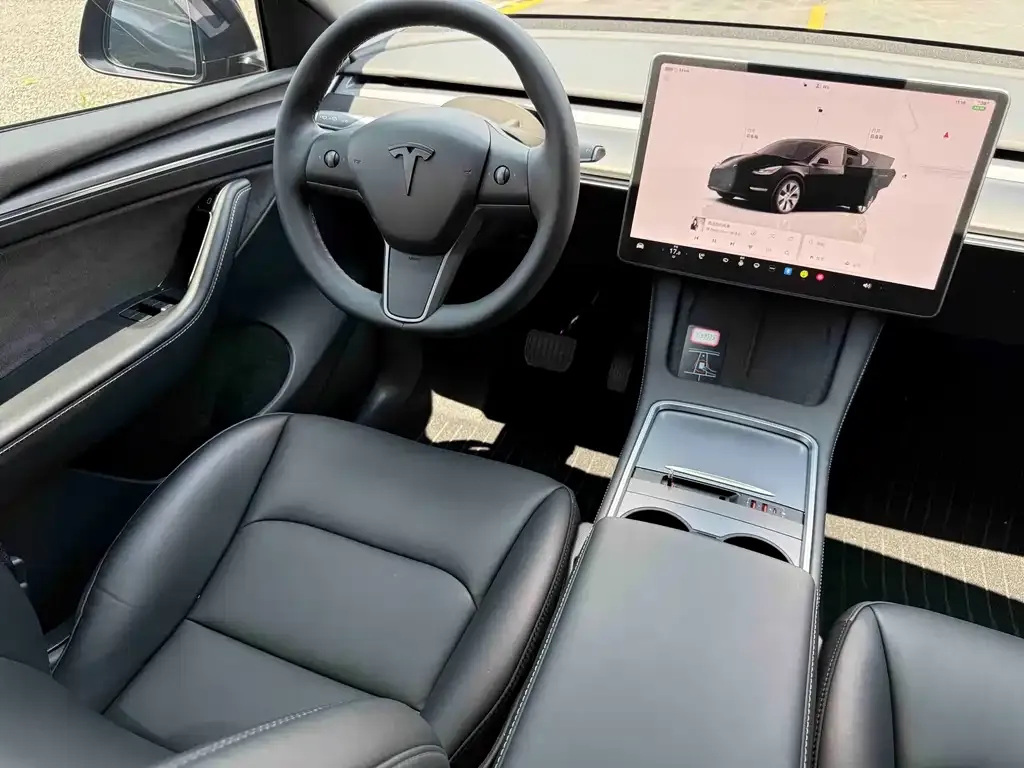 Tesla Model Y — фото 4