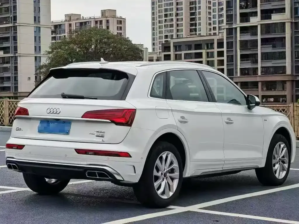 Audi Q5L — фото 3