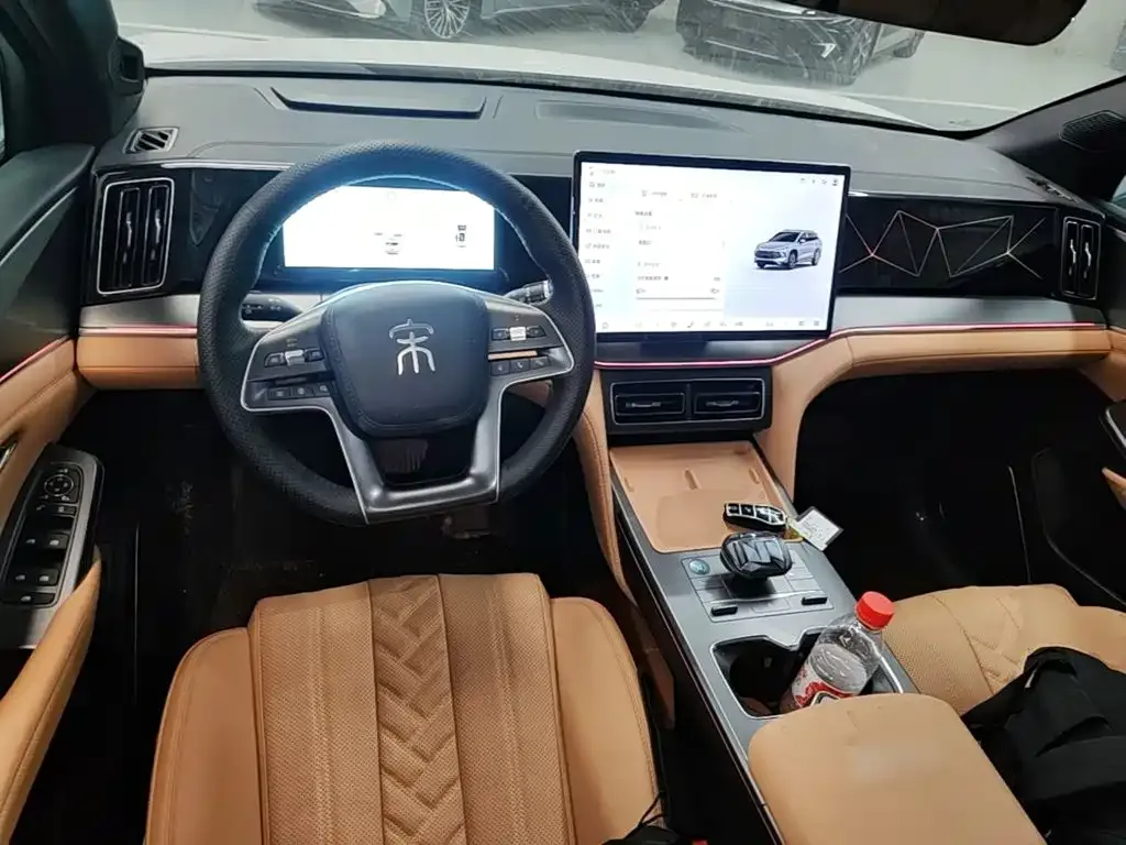 BYD L DM-i — фото 10