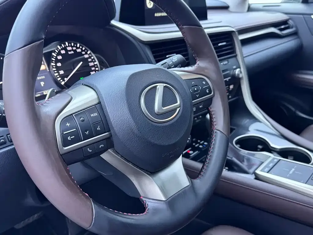 Lexus RX — фото 5