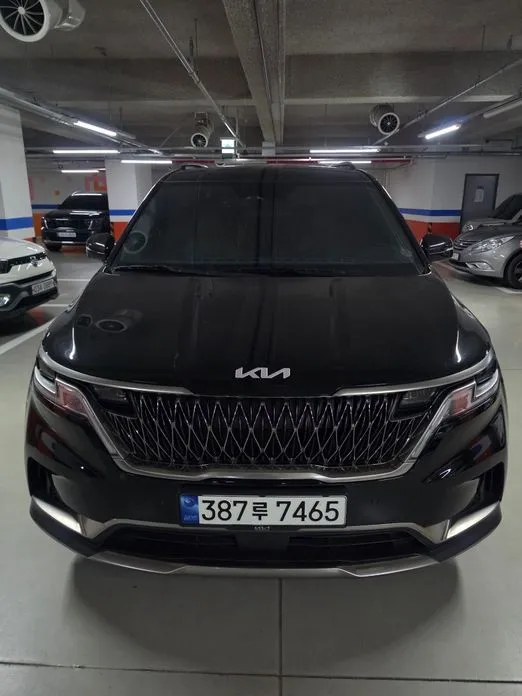 Kia Carnival 9-Seater Noblesse 1