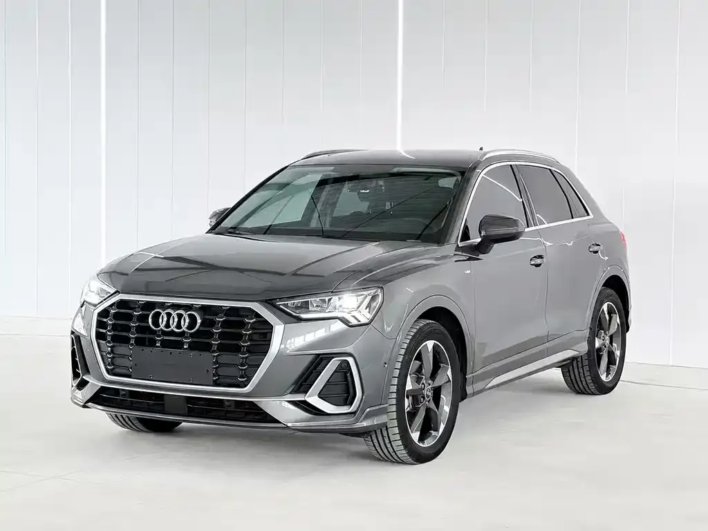 Audi Q3 — фото 1