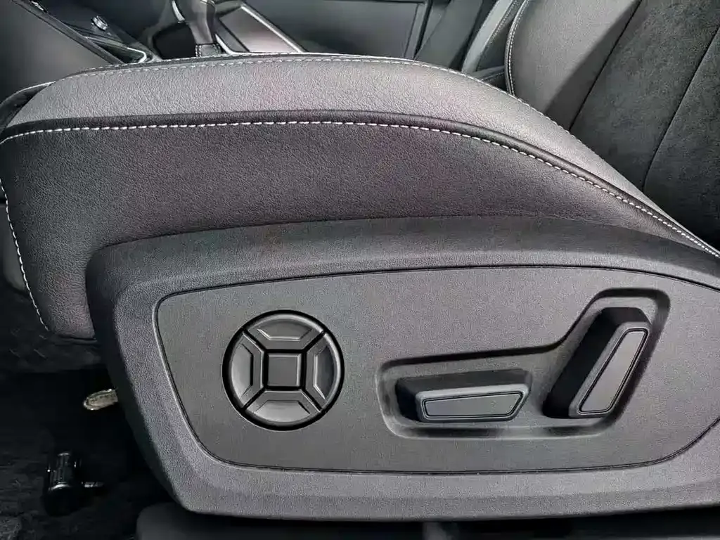 Audi Q3 — фото 3