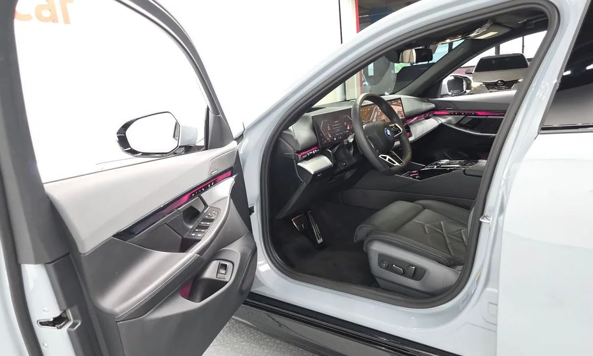 BMW 5-Series — фото 6