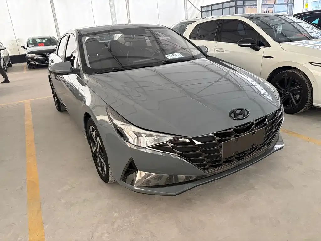 Hyundai Elantra — фото 5