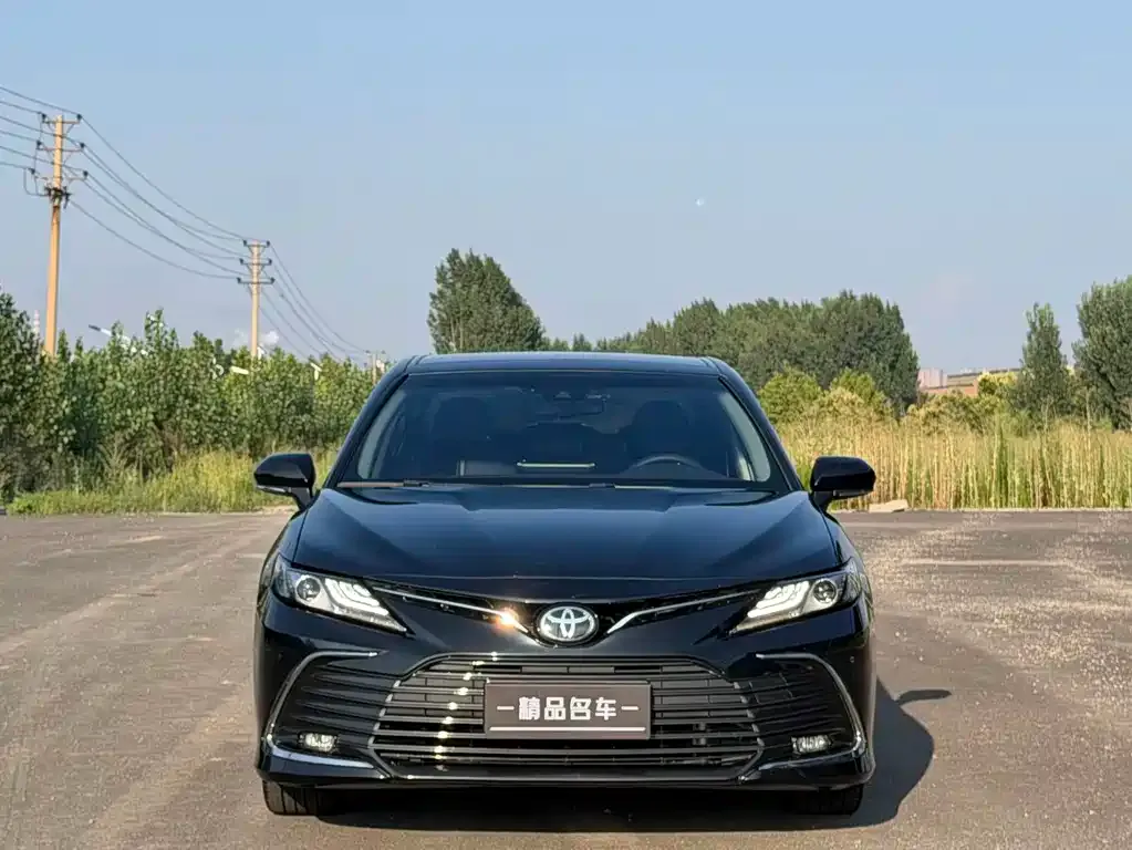 Toyota Camry — фото 6
