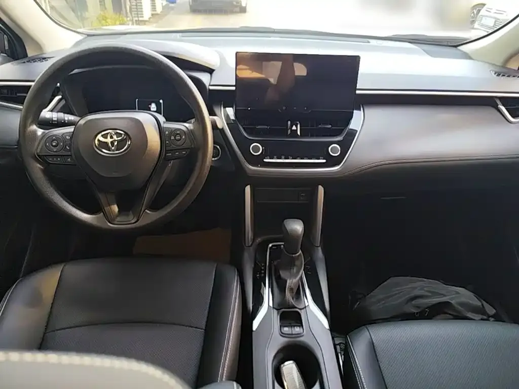 Toyota Corolla Cross — фото 2