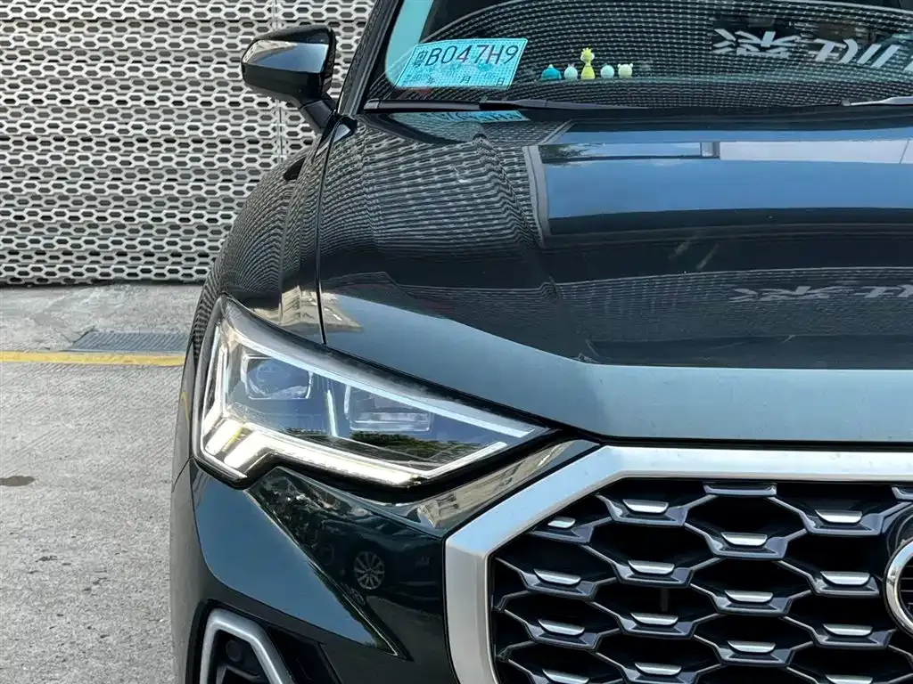 Audi Q3 Sportback — фото 10