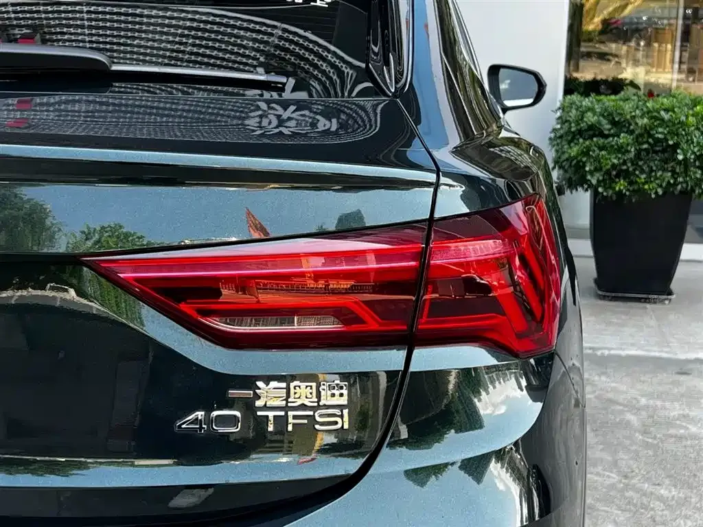 Audi Q3 Sportback — фото 3