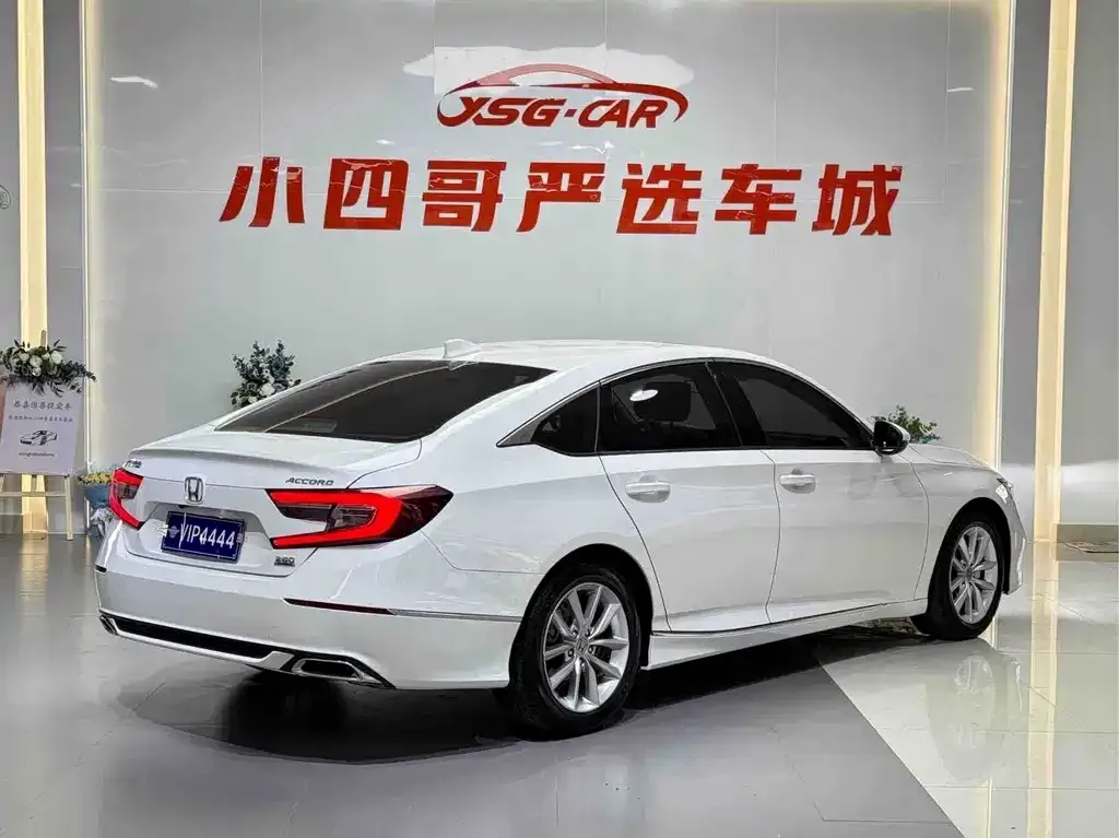 Honda Accord — фото 8