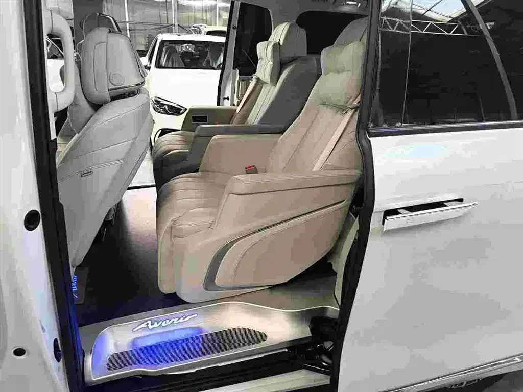 Buick GL8 Hybrid — фото 7