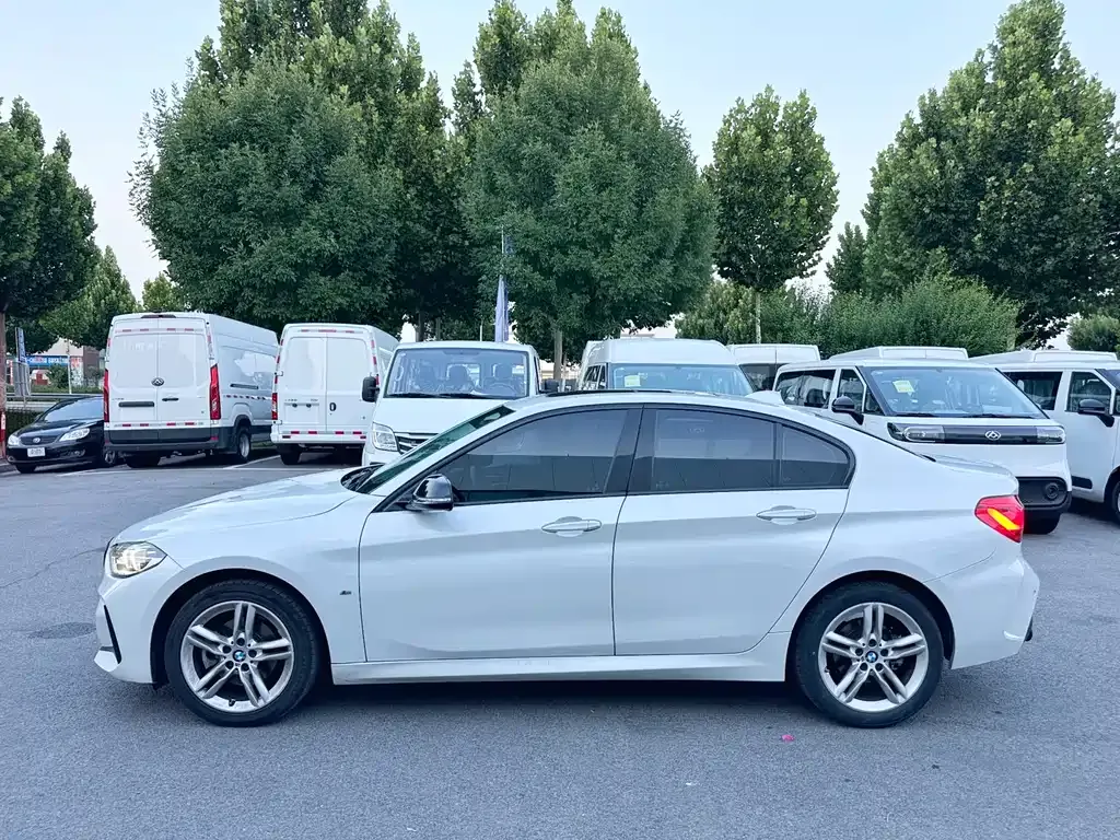 BMW 1 Series 2022 из CN, фото 5