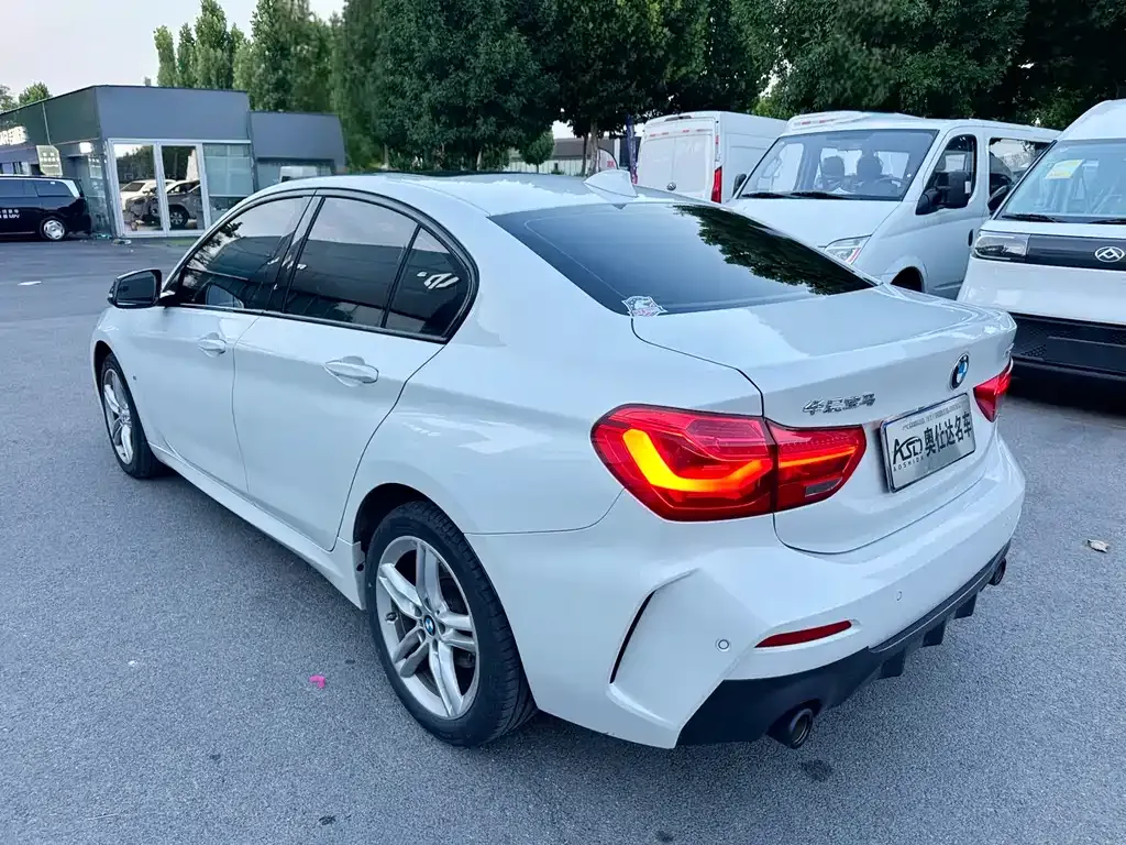 BMW 1 Series 2022 из CN, фото 4