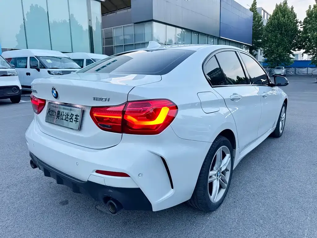 BMW 1 Series 2022 из CN, фото 6