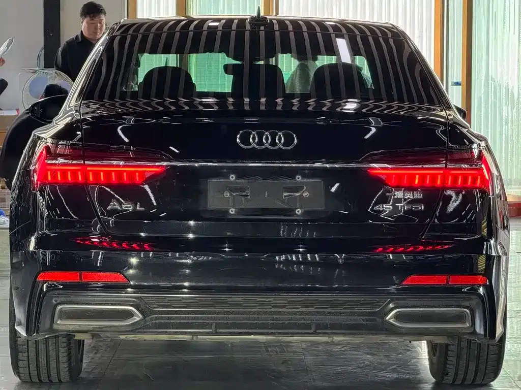 Audi A6L — фото 6