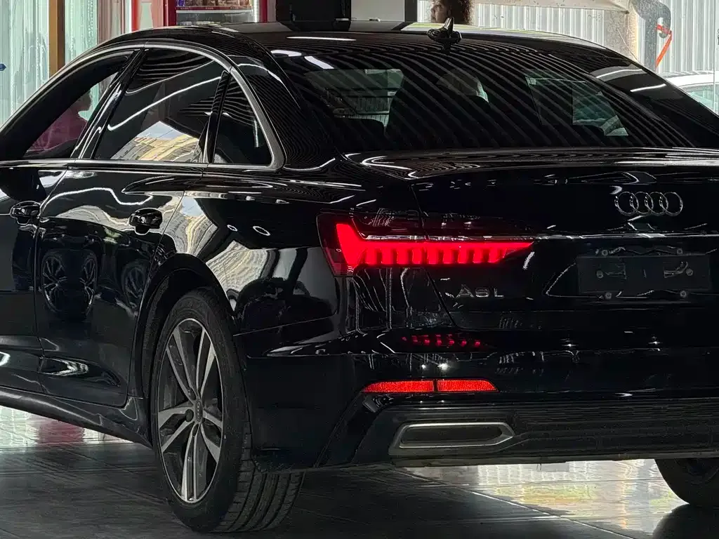 Audi A6L — фото 10