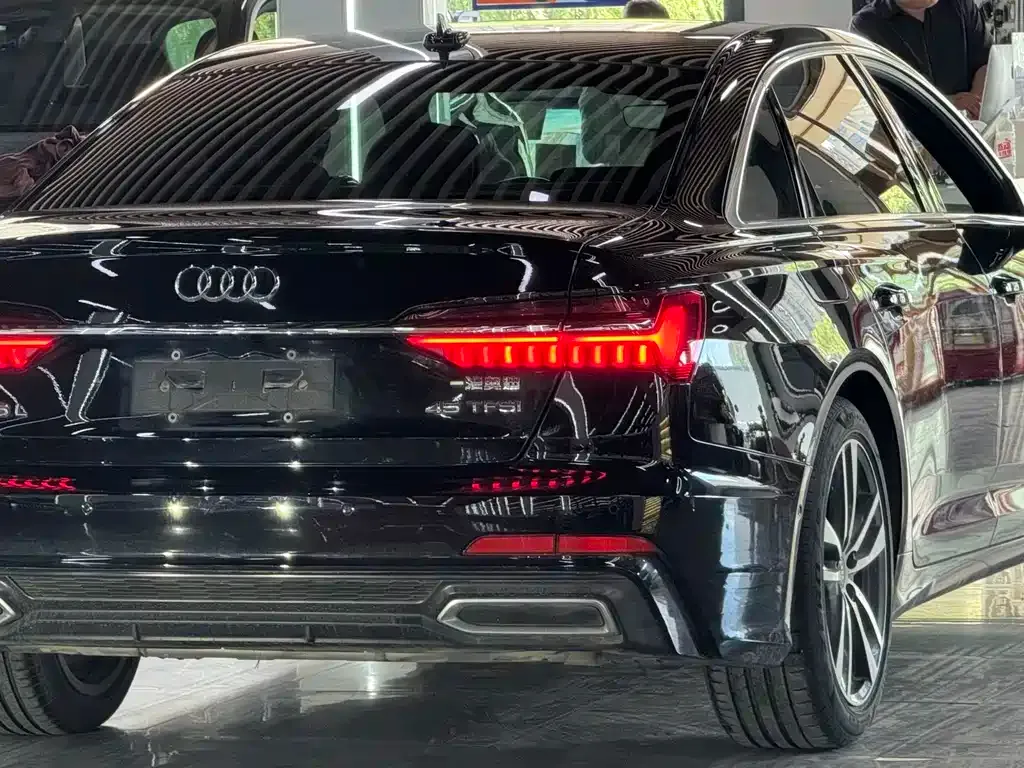 Audi A6L — фото 9