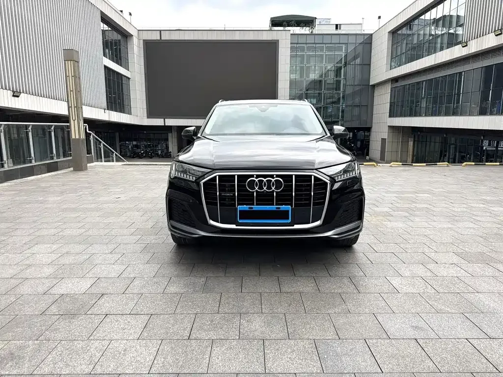 Audi Q7 2024 из CN, фото 8