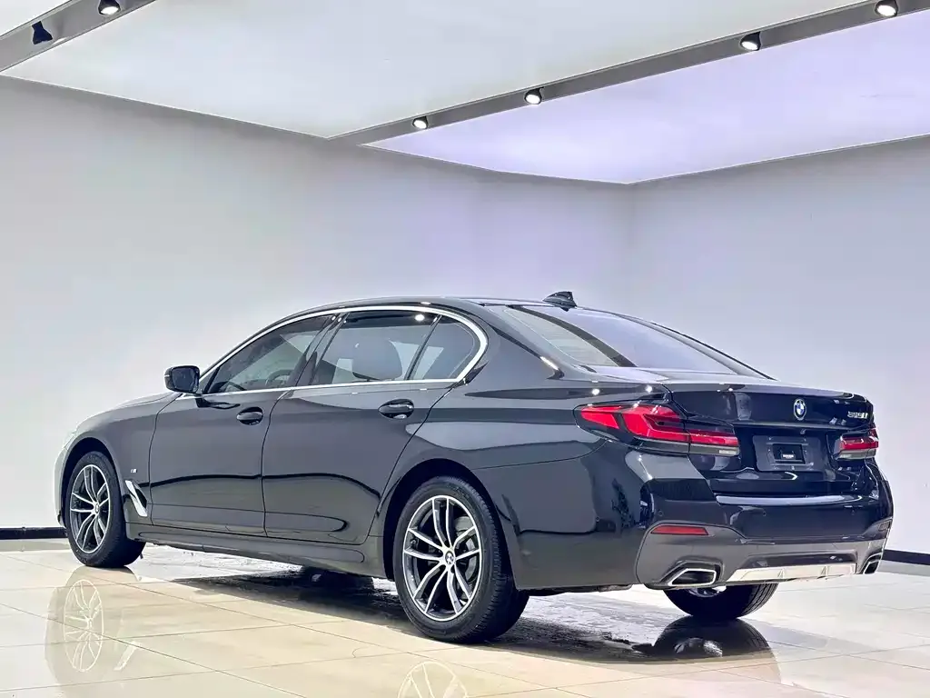 BMW 5 Series — фото 5