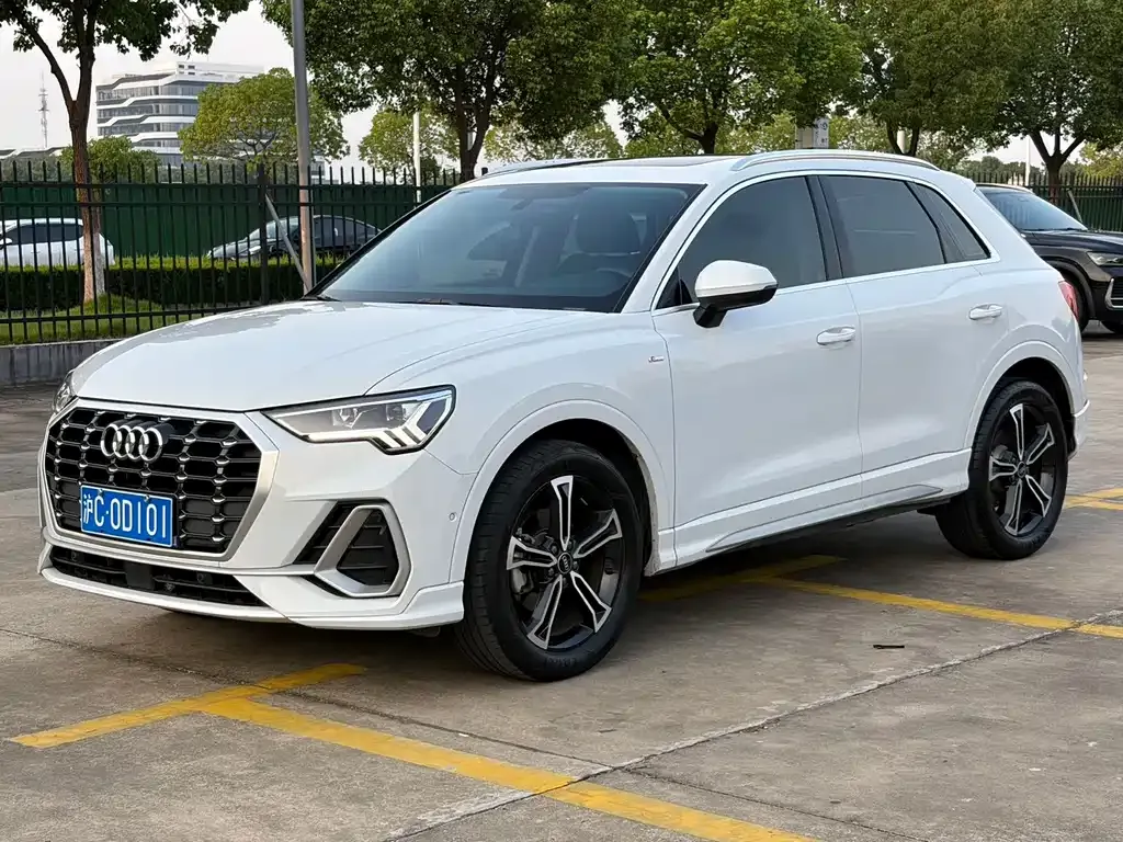 Audi Q3 — фото 10