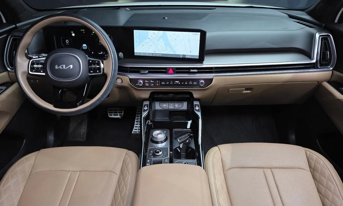 Kia Sorento — фото 9
