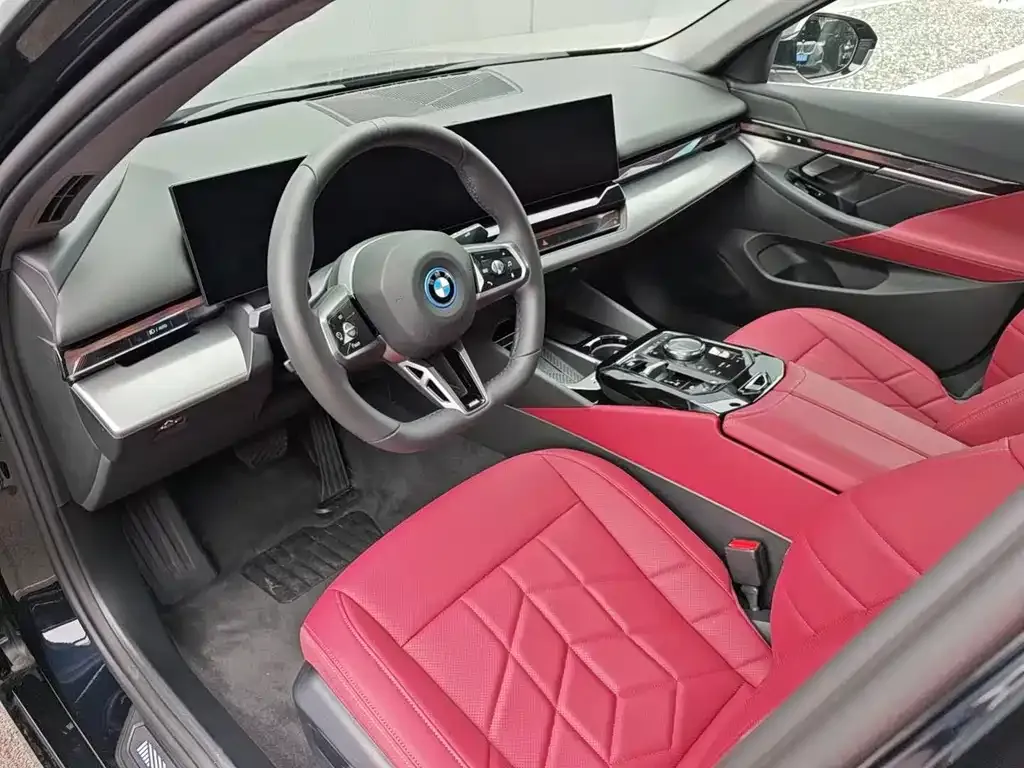 BMW i5 — фото 10