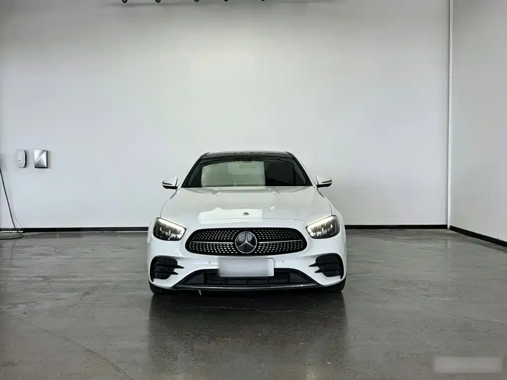 Mercedes-Benz E-Class — фото 5