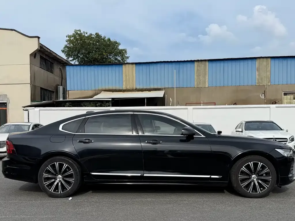 Volvo S90 — фото 8
