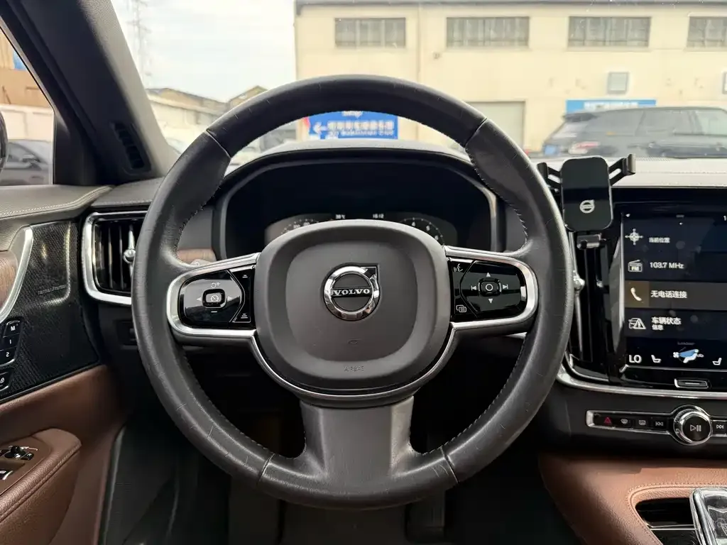 Volvo S90 — фото 10