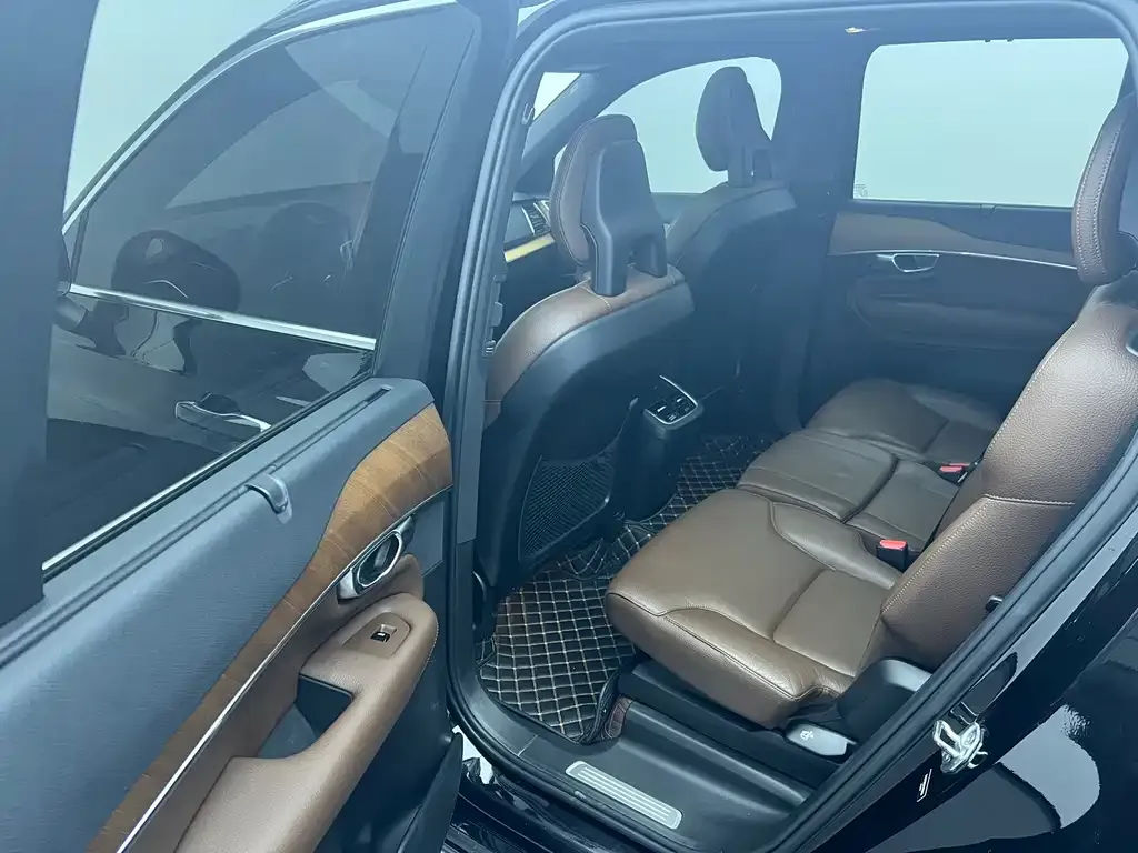 Volvo XC90 — фото 4