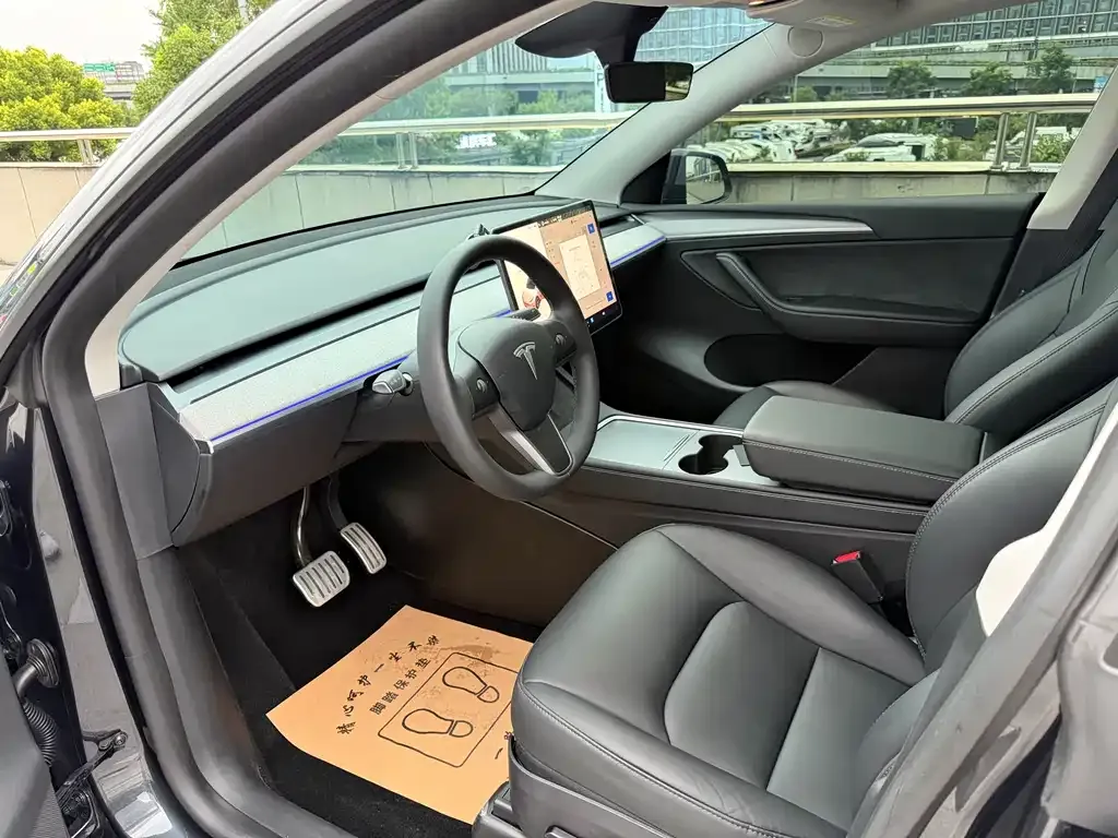 Tesla Model Y — фото 4