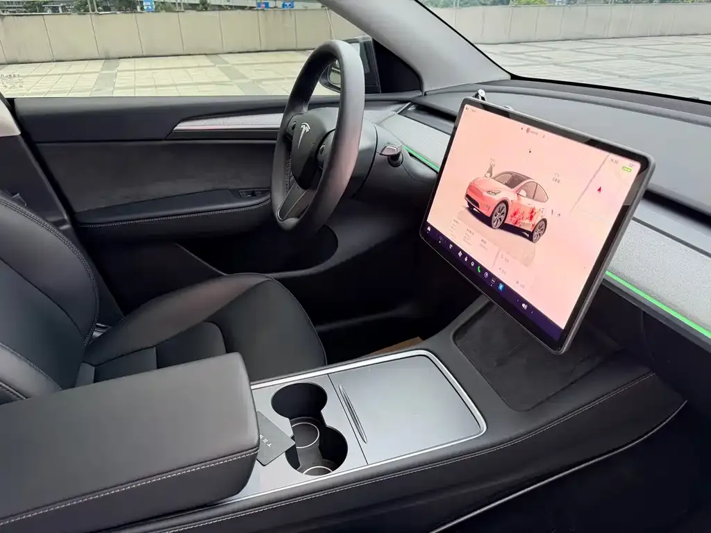 Tesla Model Y — фото 3