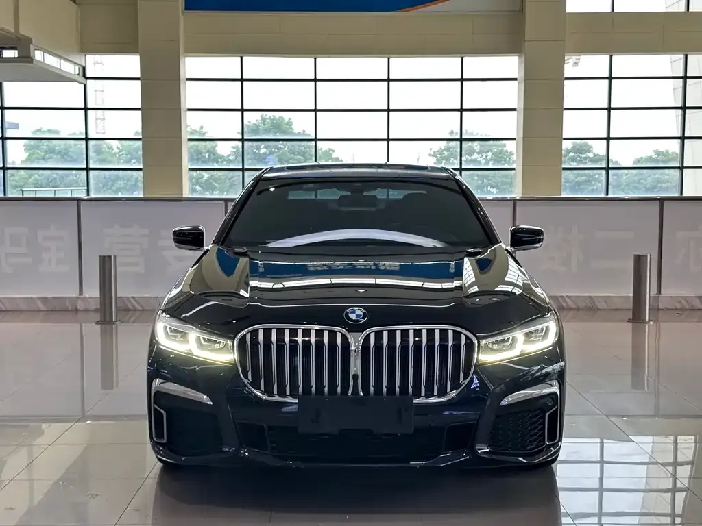 BMW 7 Series — фото 4