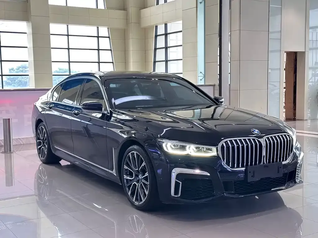 BMW 7 Series — фото 10