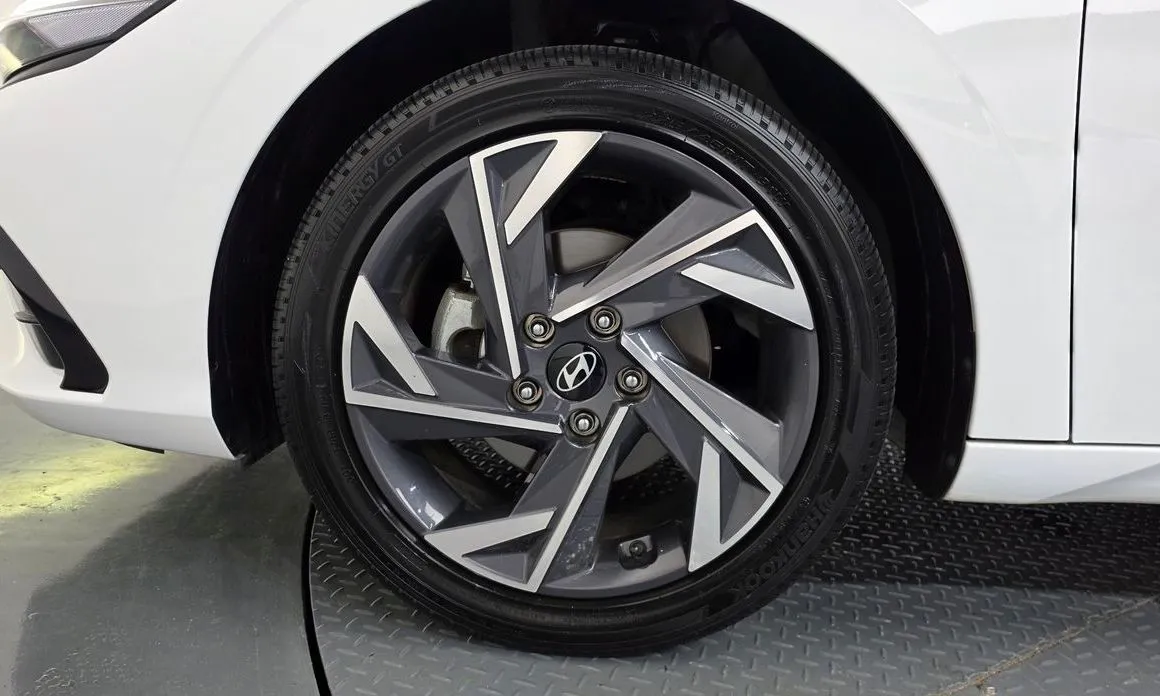 Hyundai AVANTE — фото 7