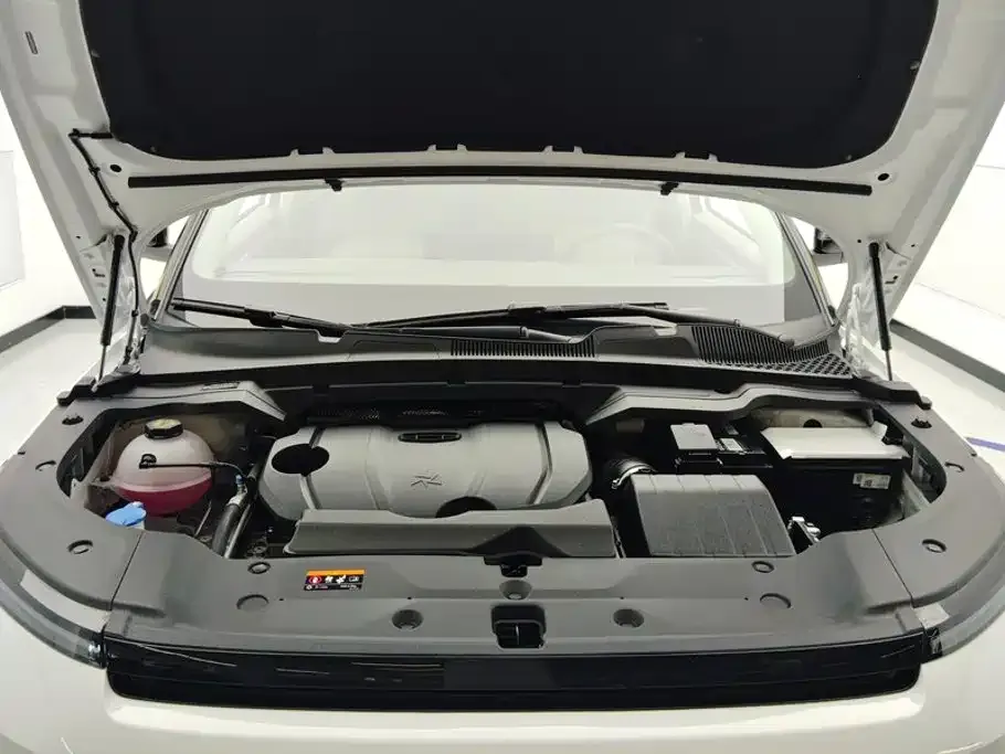 Geely Icon — фото 9