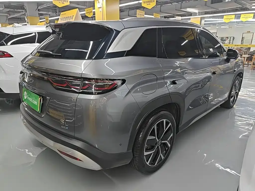 BYD L DM-i — фото 7