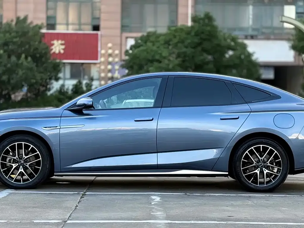 BYD Seal — фото 8